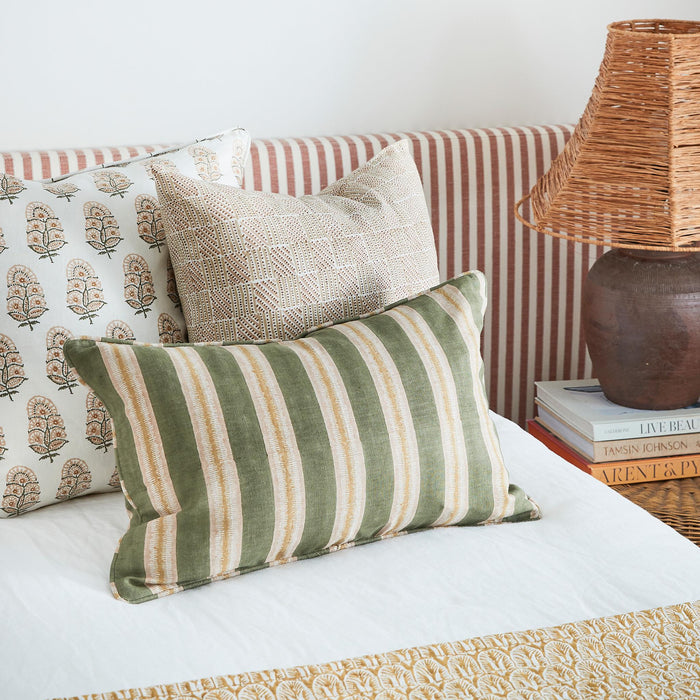 Buzios Shell Lumbar Pillow - Collyer's Mansion