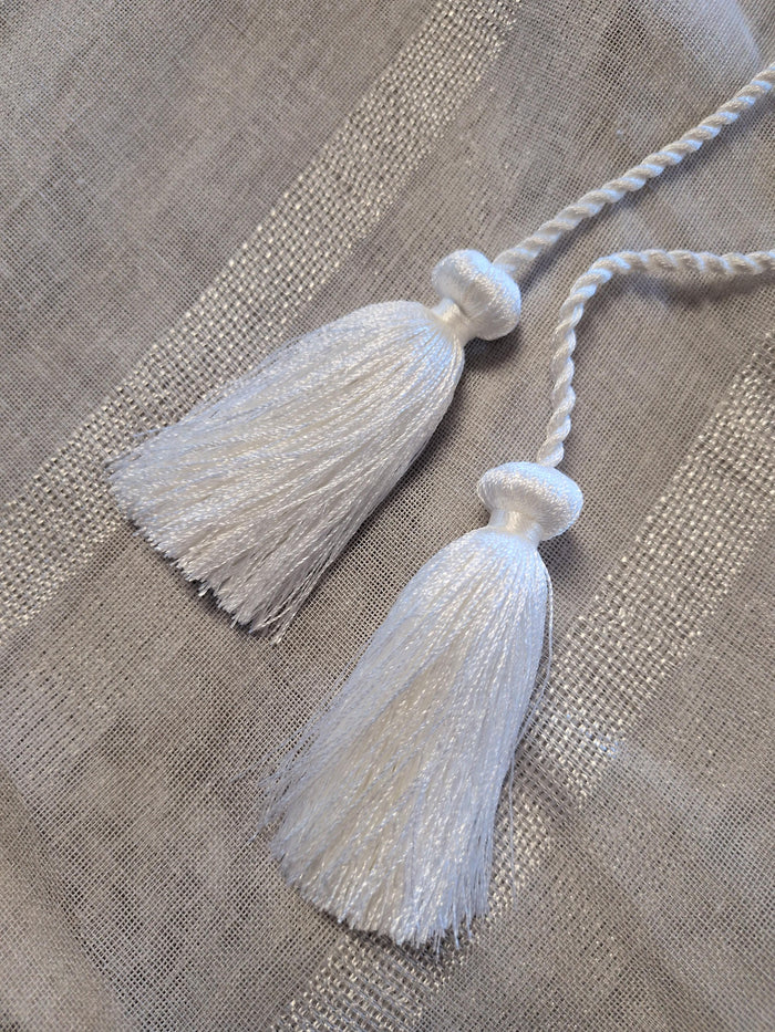 White Simple Tassel
