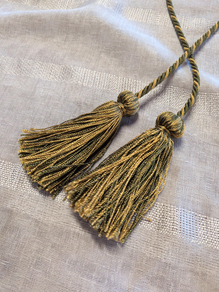 Green Gold Simple Tassel