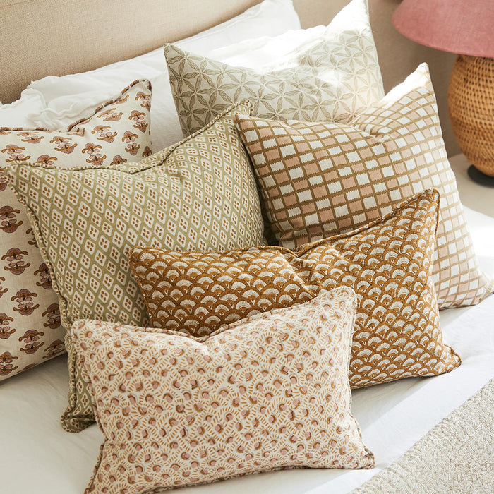 Ordu Petal Lumbar Pillow