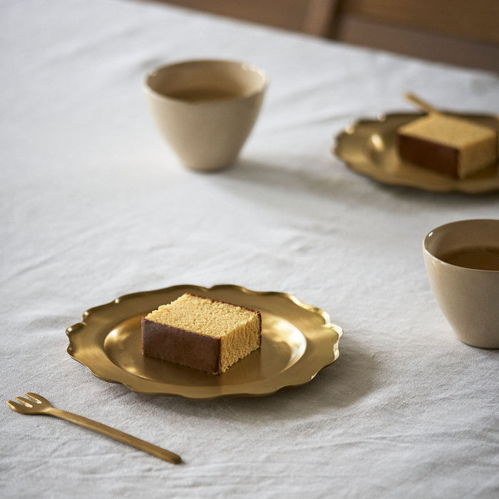 Scalloped Round Brass Tray - Collyer's Mansion