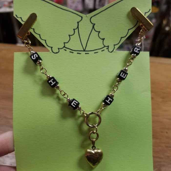 She Her (black and gold with gold heart) COLLAR CLiP CHAiN